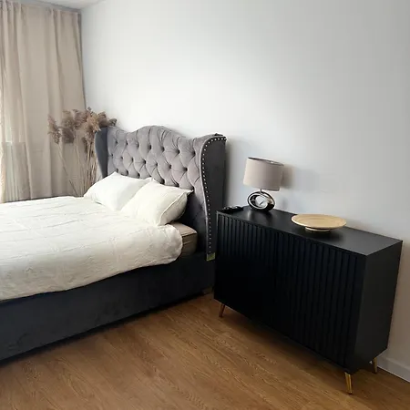 Estella Bara-nowo Lotnisko 5 Min *