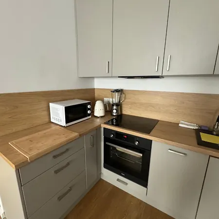 Estella Bara-nowo Lotnisko 5 Min شقة